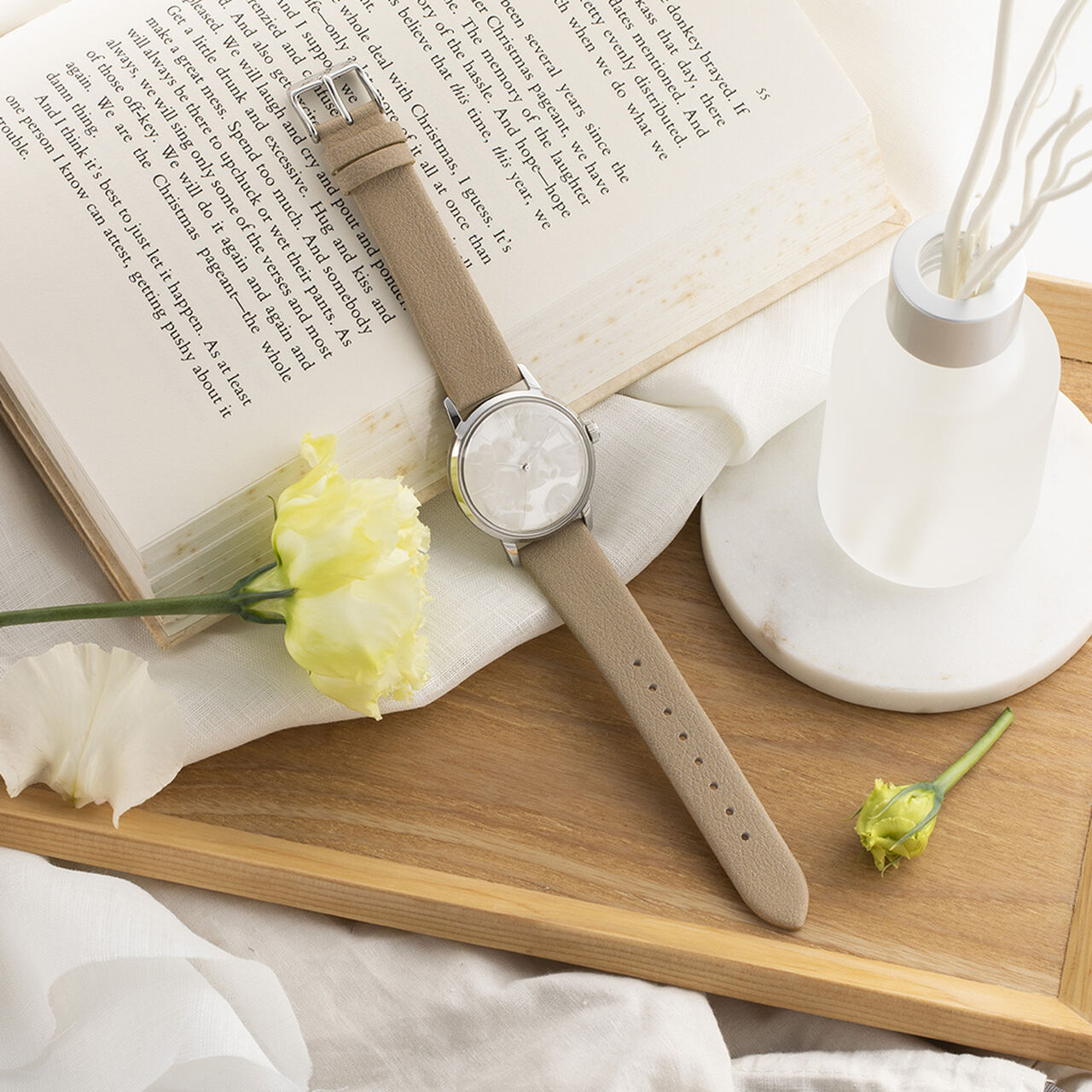 LUCKY BRAND VINTAGE WHITE LEATHER DAISY FLOWER WATCH Daisy Bag Charm in White — Handmade 3D French Leather Flower  main image 2